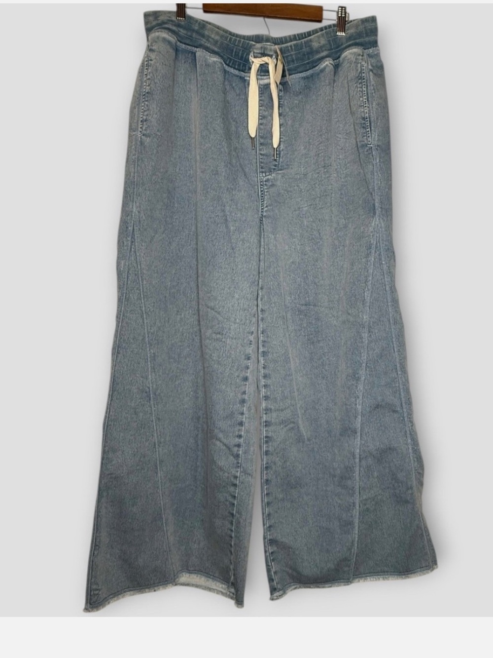 NwT Aerie Light Blue Wide-Leg Denim Jeans with Drawstring only removed tag SZM